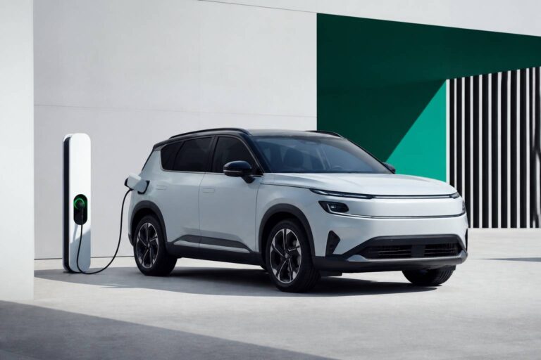 Découvrez le Volvo XC40 : le SUV hybride rechargeable alliant performance et écologie