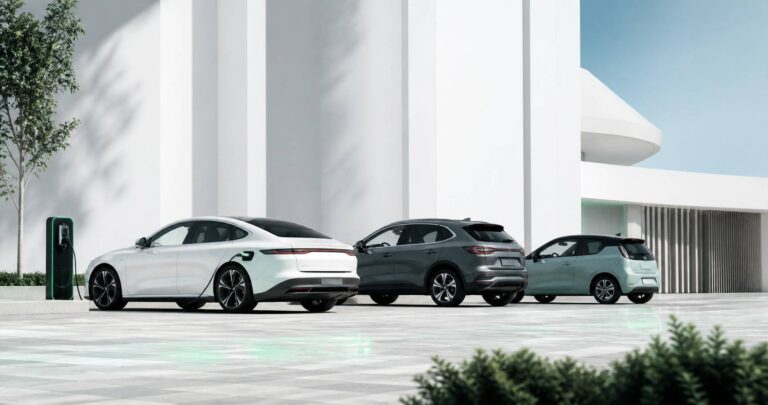 Guide complet des voitures électriques, hybrides et hybrides rechargeables : découvrez toutes les options