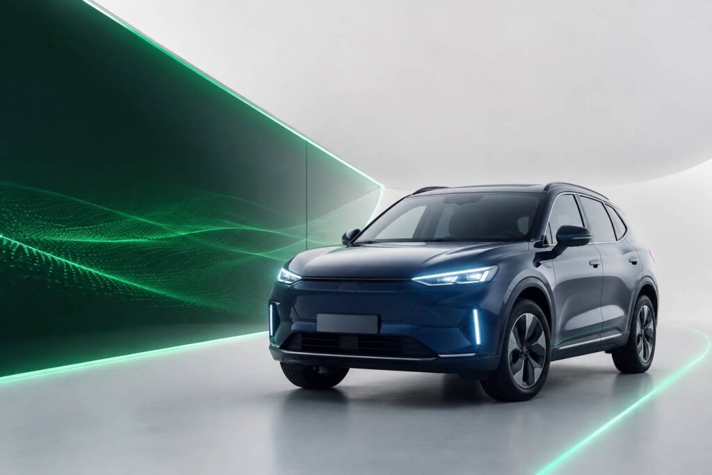 SUV électrique générique bleu nuit aux feux LED allumés